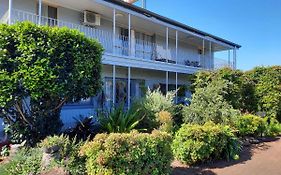 Flying Spur Motel
